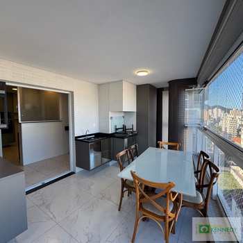 Apartamento em Praia Grande, bairro Guilhermina