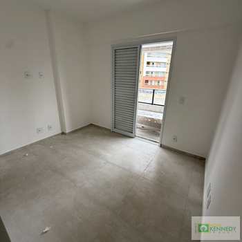 Apartamento em Praia Grande, bairro Boqueirão