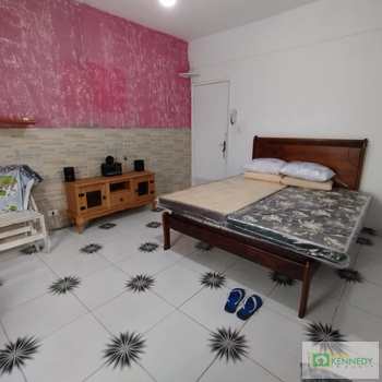Kitnet em Praia Grande, bairro Boqueirão