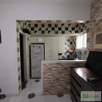 Kitnet em Praia Grande, bairro Boqueirão