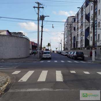 Kitnet em Praia Grande, bairro Boqueirão