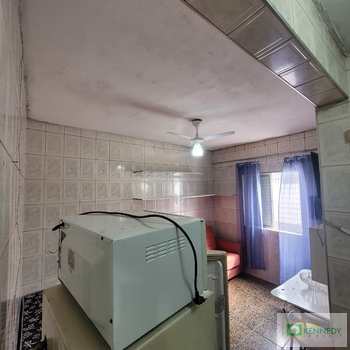 Kitnet em Praia Grande, bairro Ocian