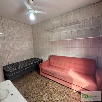 Kitnet em Praia Grande, bairro Ocian