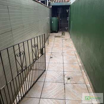 Sobrado em Mongaguá, bairro Balneário Verde Mar