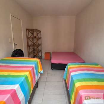 Apartamento em Praia Grande, bairro Tupi