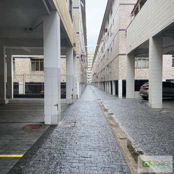 Apartamento em Praia Grande, bairro Boqueirão