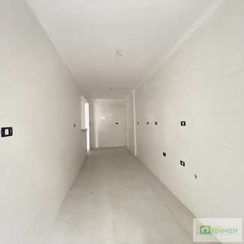 Apartamento em Praia Grande, bairro Canto do Forte