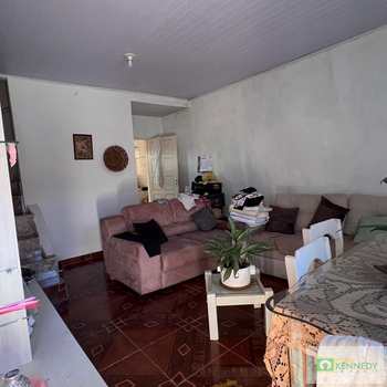 Sobrado em Praia Grande, bairro Nova Mirim