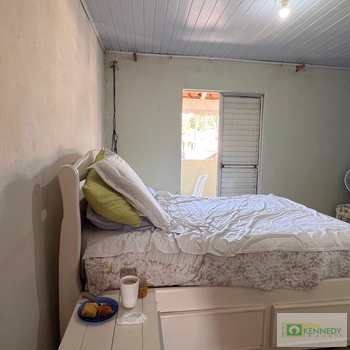 Sobrado em Praia Grande, bairro Nova Mirim