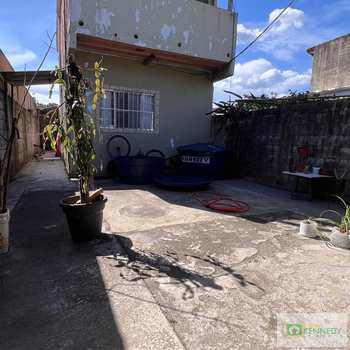 Sobrado em Praia Grande, bairro Nova Mirim