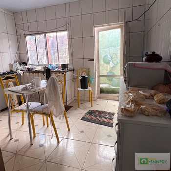 Sobrado em Praia Grande, bairro Nova Mirim