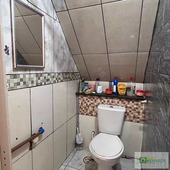 Sobrado em Praia Grande, bairro Nova Mirim