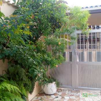 Casa em Praia Grande, bairro Caiçara