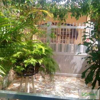 Casa em Praia Grande, bairro Caiçara