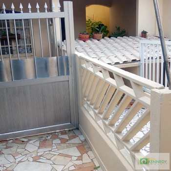 Casa em Praia Grande, bairro Caiçara