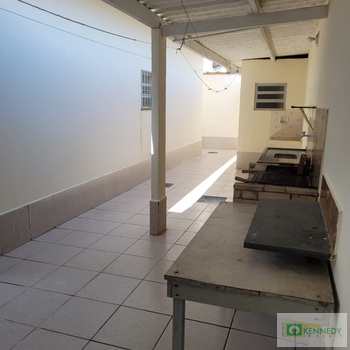 Casa em Praia Grande, bairro Caiçara