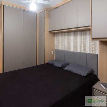 Apartamento em Praia Grande, bairro Boqueirão