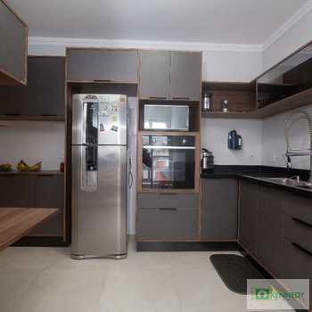 Apartamento em Praia Grande, bairro Boqueirão