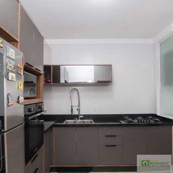 Apartamento em Praia Grande, bairro Boqueirão
