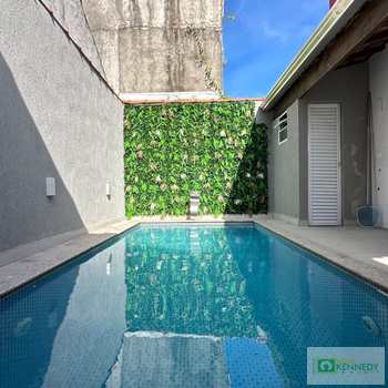 Casa em Praia Grande, bairro Mirim