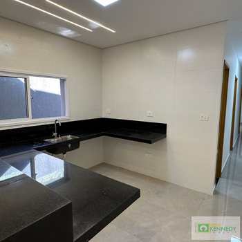 Casa em Praia Grande, bairro Mirim