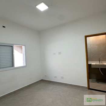 Casa em Praia Grande, bairro Mirim