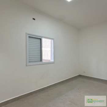 Casa em Praia Grande, bairro Mirim