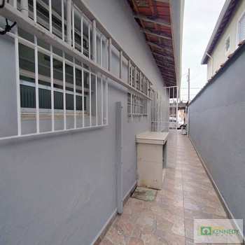 Casa em Praia Grande, bairro Ocian