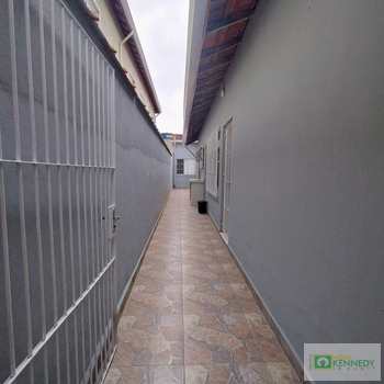 Casa em Praia Grande, bairro Ocian