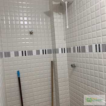 Kitnet em Praia Grande, bairro Tupi