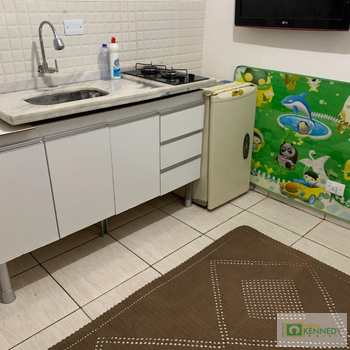 Kitnet em Praia Grande, bairro Tupi