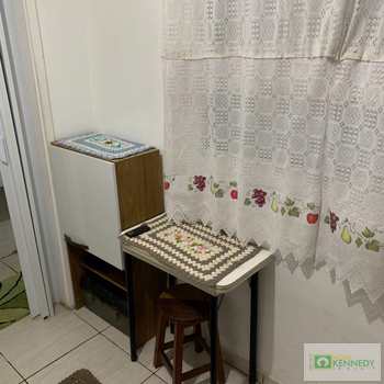 Kitnet em Praia Grande, bairro Tupi