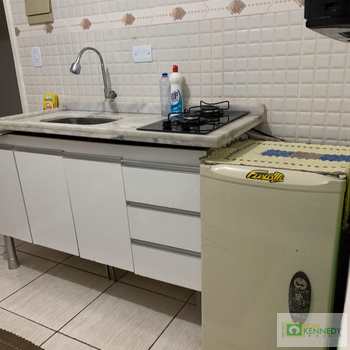 Kitnet em Praia Grande, bairro Tupi