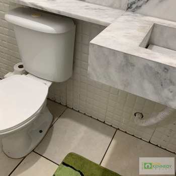 Kitnet em Praia Grande, bairro Tupi