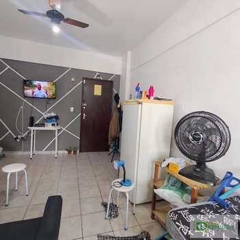 Kitnet em Praia Grande, bairro Ocian