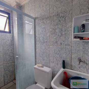 Kitnet em Praia Grande, bairro Ocian