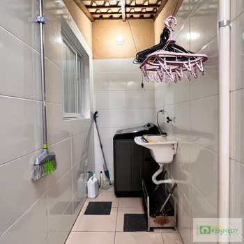 Sobrado em Praia Grande, bairro Ocian