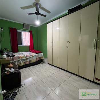 Sobrado em Praia Grande, bairro Ocian