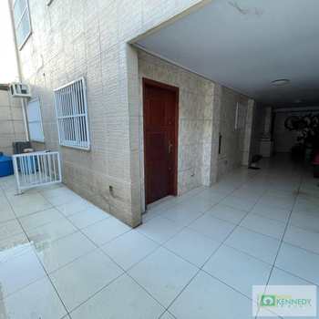 Sobrado em Praia Grande, bairro Ocian