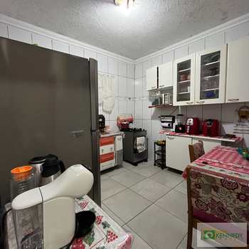 Sobrado em Praia Grande, bairro Ocian