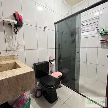 Sobrado em Praia Grande, bairro Ocian