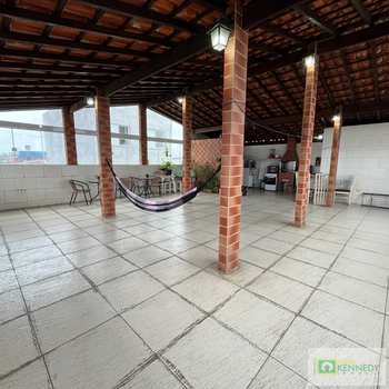 Sobrado em Praia Grande, bairro Ocian