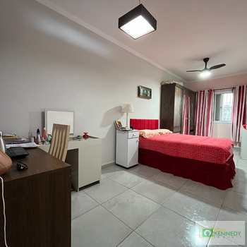 Sobrado em Praia Grande, bairro Ocian