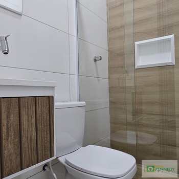 Casa em Praia Grande, bairro Caiçara