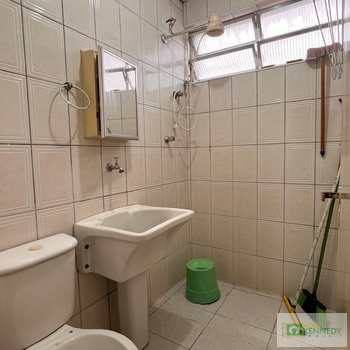 Kitnet em Praia Grande, bairro Ocian