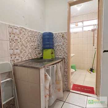 Kitnet em Praia Grande, bairro Ocian