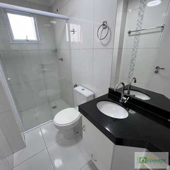 Apartamento em Praia Grande, bairro Boqueirão