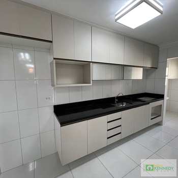Apartamento em Praia Grande, bairro Boqueirão