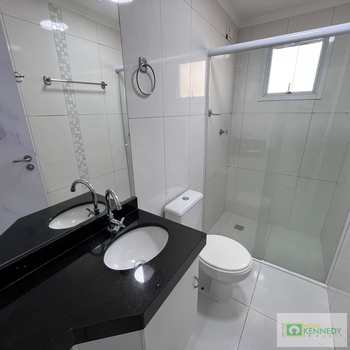Apartamento em Praia Grande, bairro Boqueirão