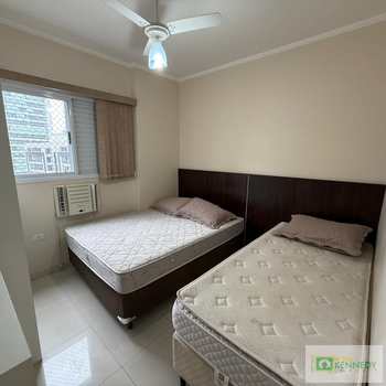 Apartamento em Praia Grande, bairro Canto do Forte